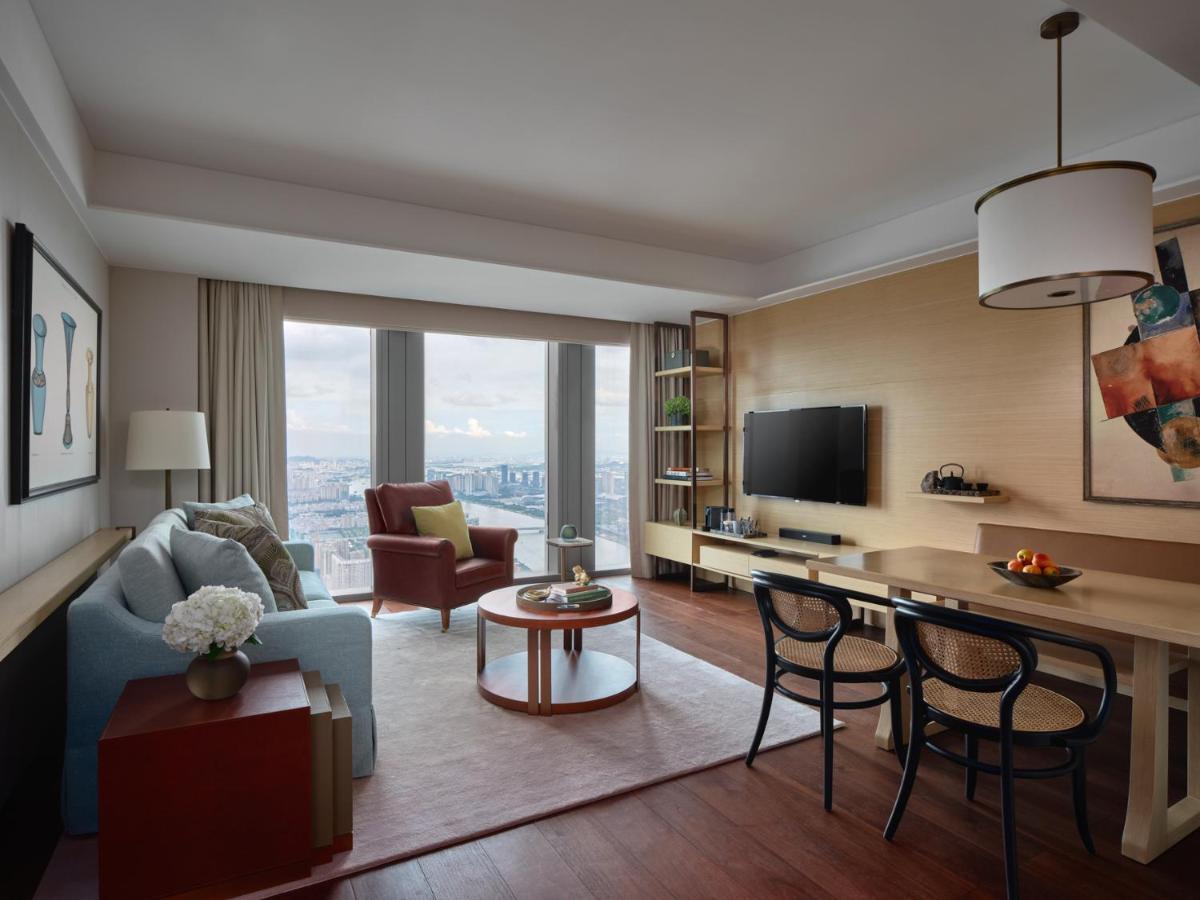 Rosewood Guangzhou, Enjoy Free Shuttle Bus Service Between The Hotel And The Canton Fair Complex During The Canton Fair Dış mekan fotoğraf